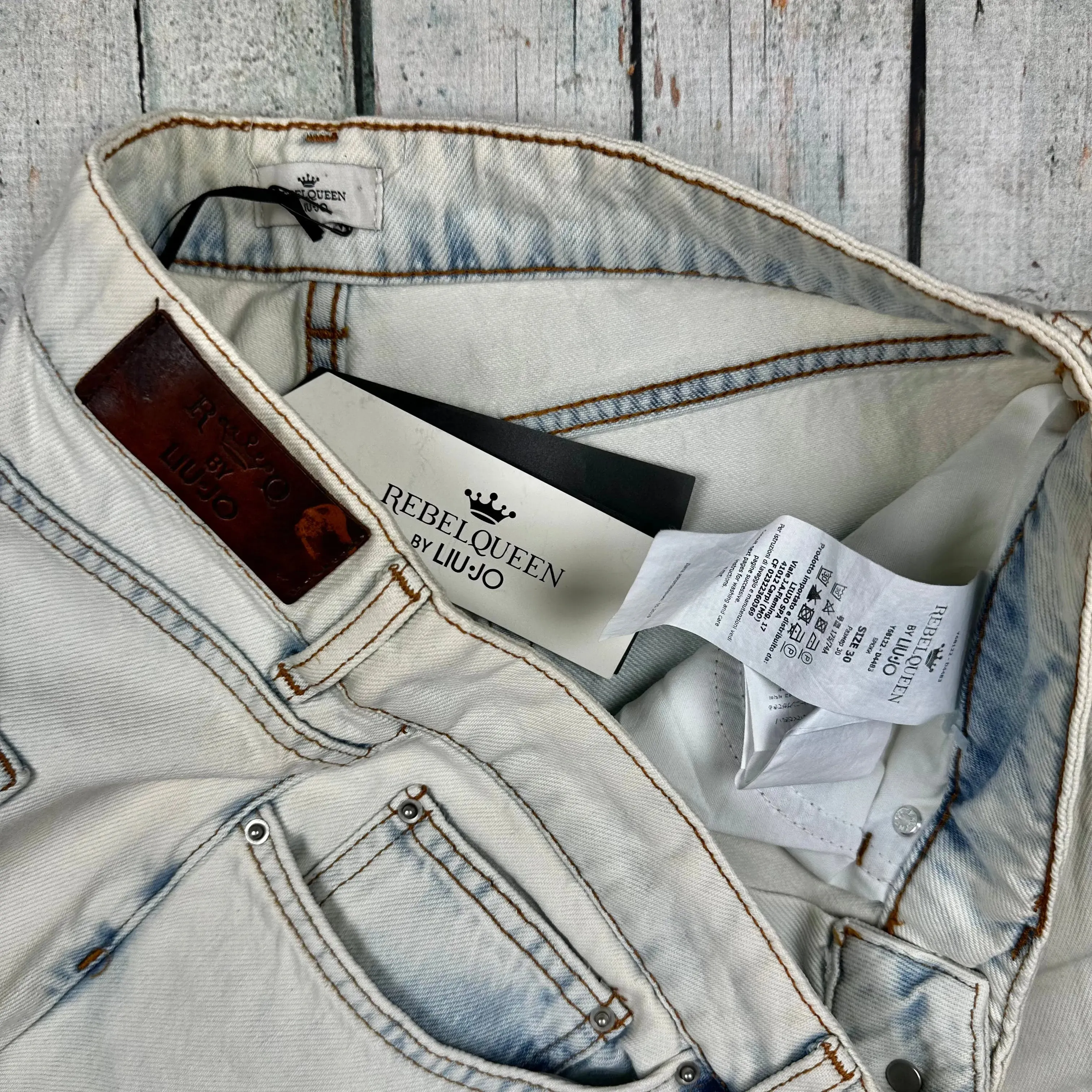 NWT - LUI-JO Italian Bleached 'Lungo' Easy Fit Fit Jeans -Size 30